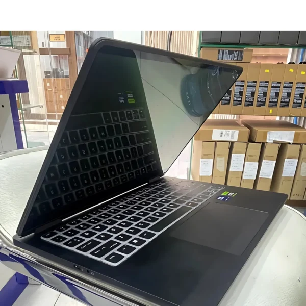 HP OMEN Transcend 14