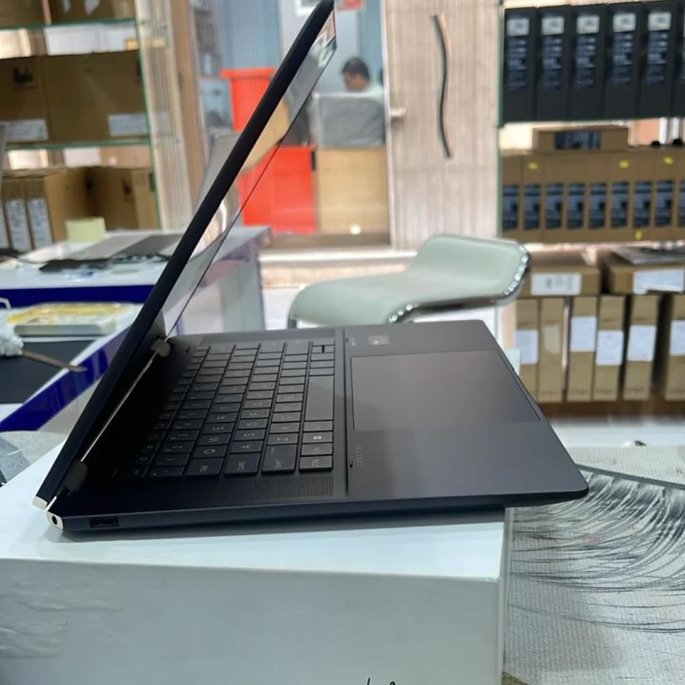 HP Spectre 2-in-1 Laptop (16-aa0013dx)