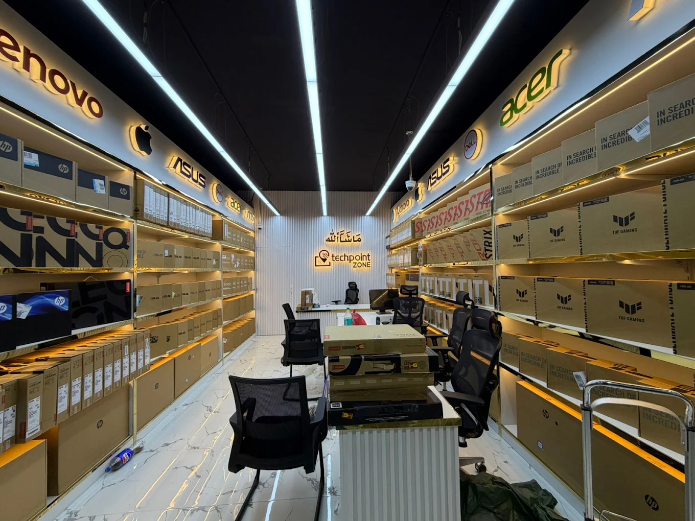 Tech Point Zone laptop showroom in Bur Dubai with HP, Lenovo, ASUS, Acer, Dell and MSI laptops on display